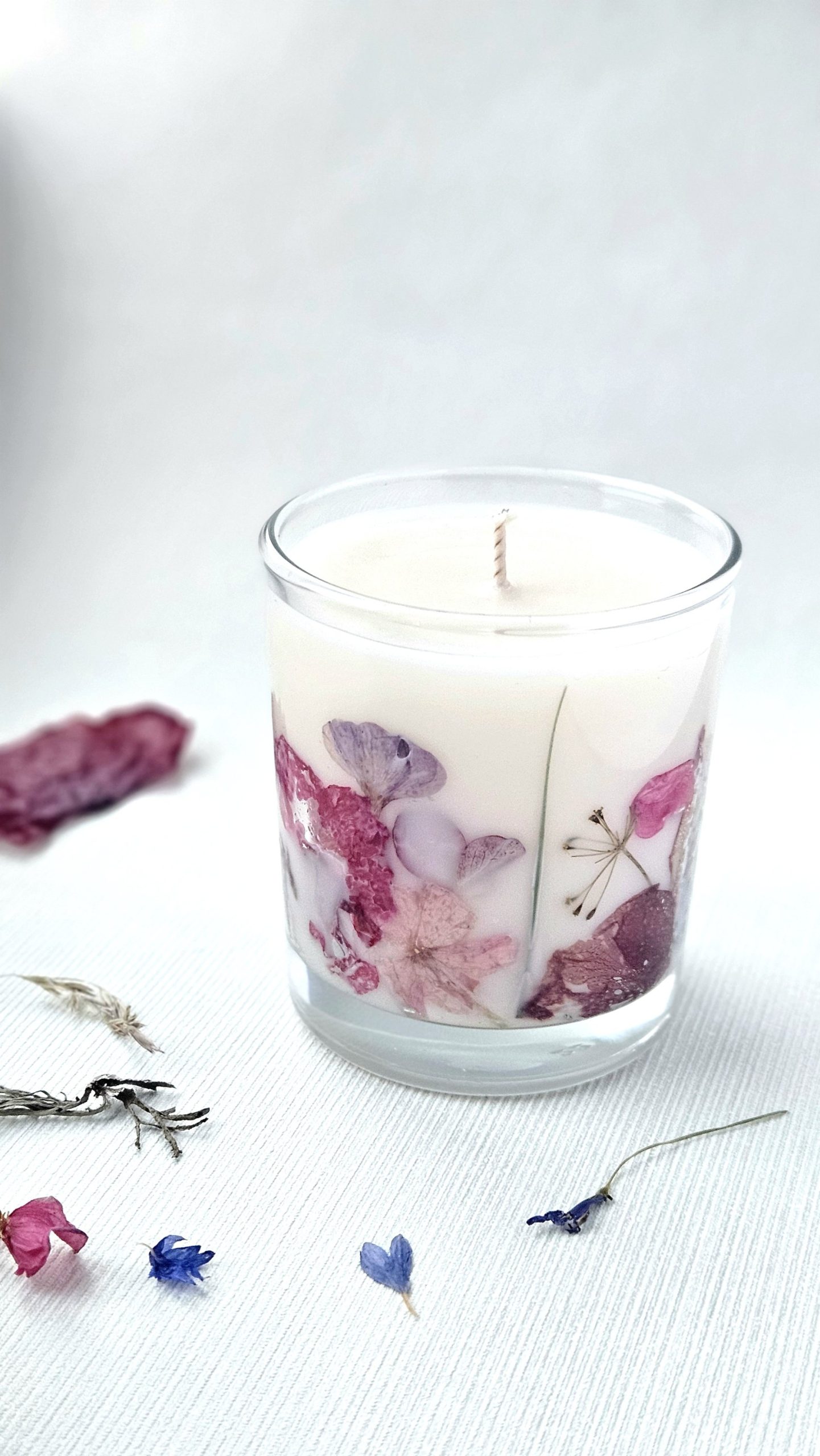 Svece ar kaltētiem augiem - sojas vaska sveču liešanas meistarklase+aromatikās vaska plāknītes gatavošna - Image 4