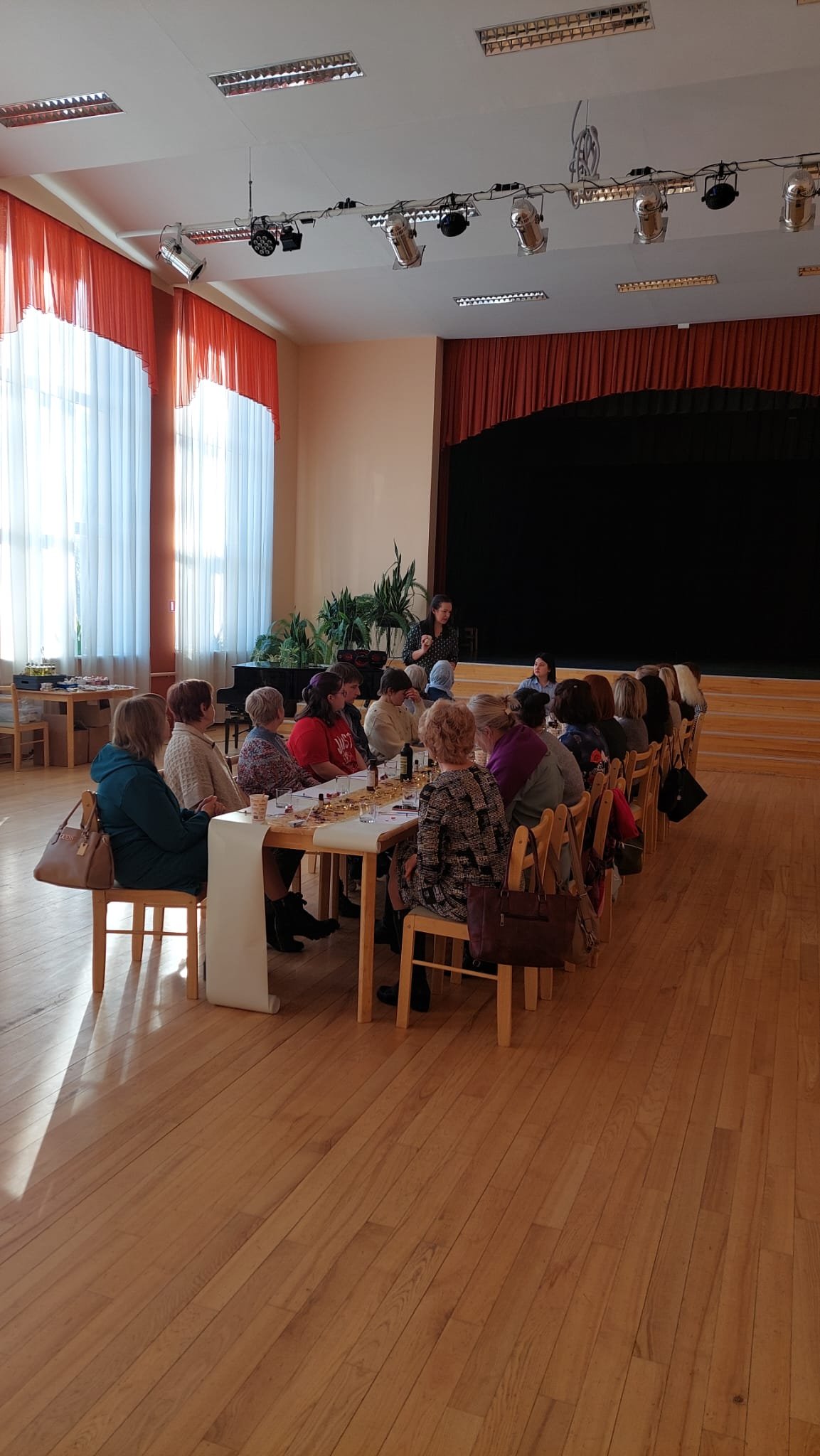 Svece ar kaltētiem augiem - sojas vaska sveču liešanas meistarklase+aromatikās vaska plāknītes gatavošna - Image 7